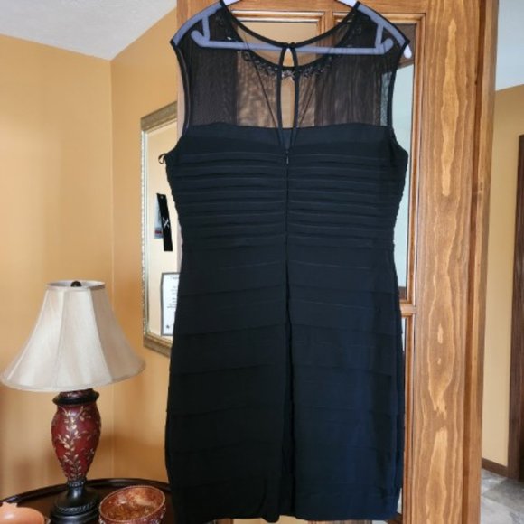 X by Xscape Dress - Women's Size 16 - Picture 2 of 4